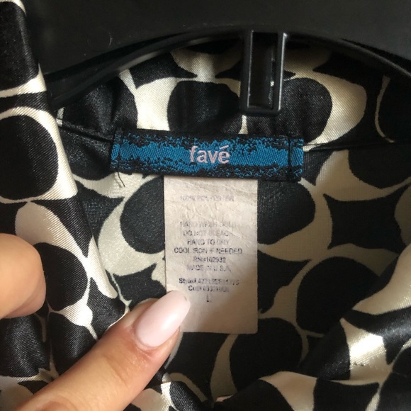 Fave black & white silk button down - Picture 2 of 3